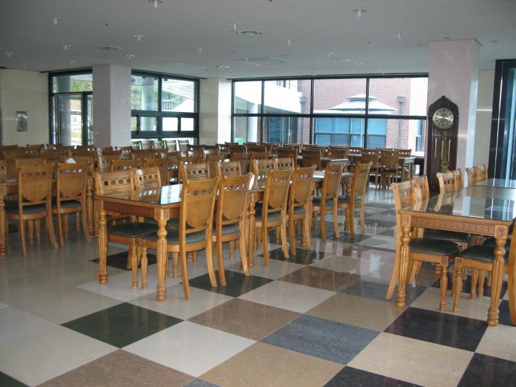 250225144716_lecollege10.jpg