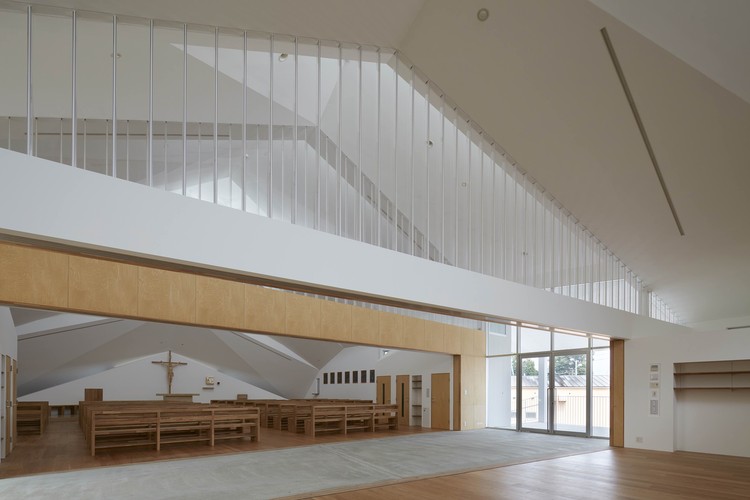  Catholic Suzuka Church  / Alphaville Architects - Facade, Glass, Windows, Beam